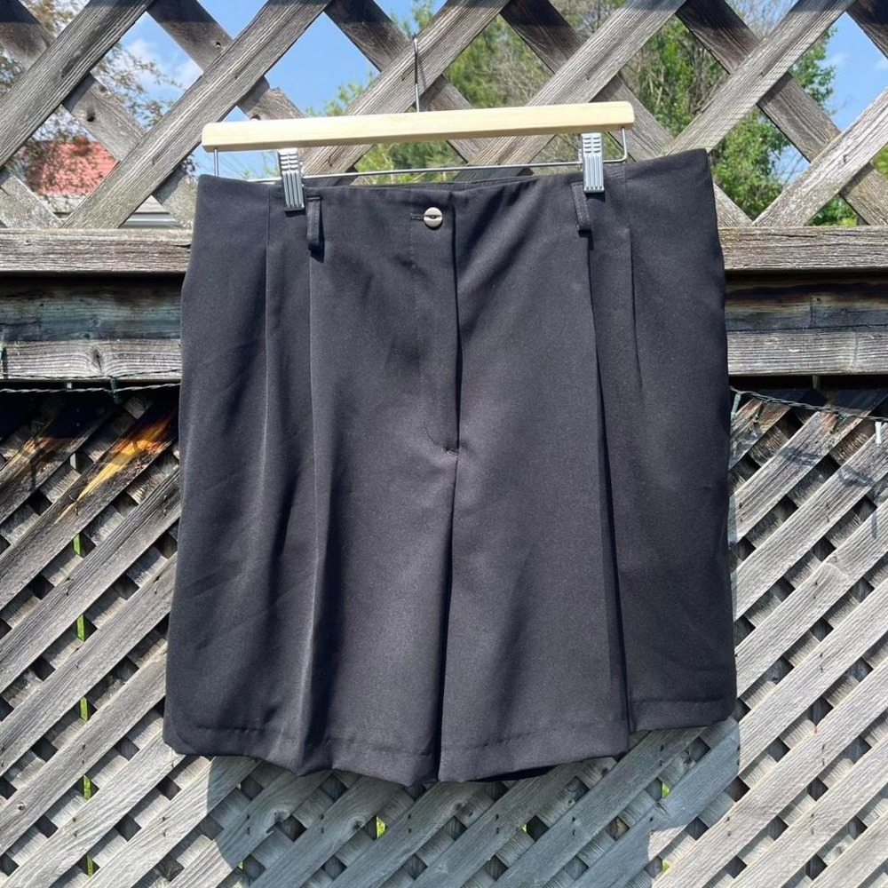 Vintage 90s Black High Waistef Shorts Pleated Minimalist Quiet Luxury Pockets 16